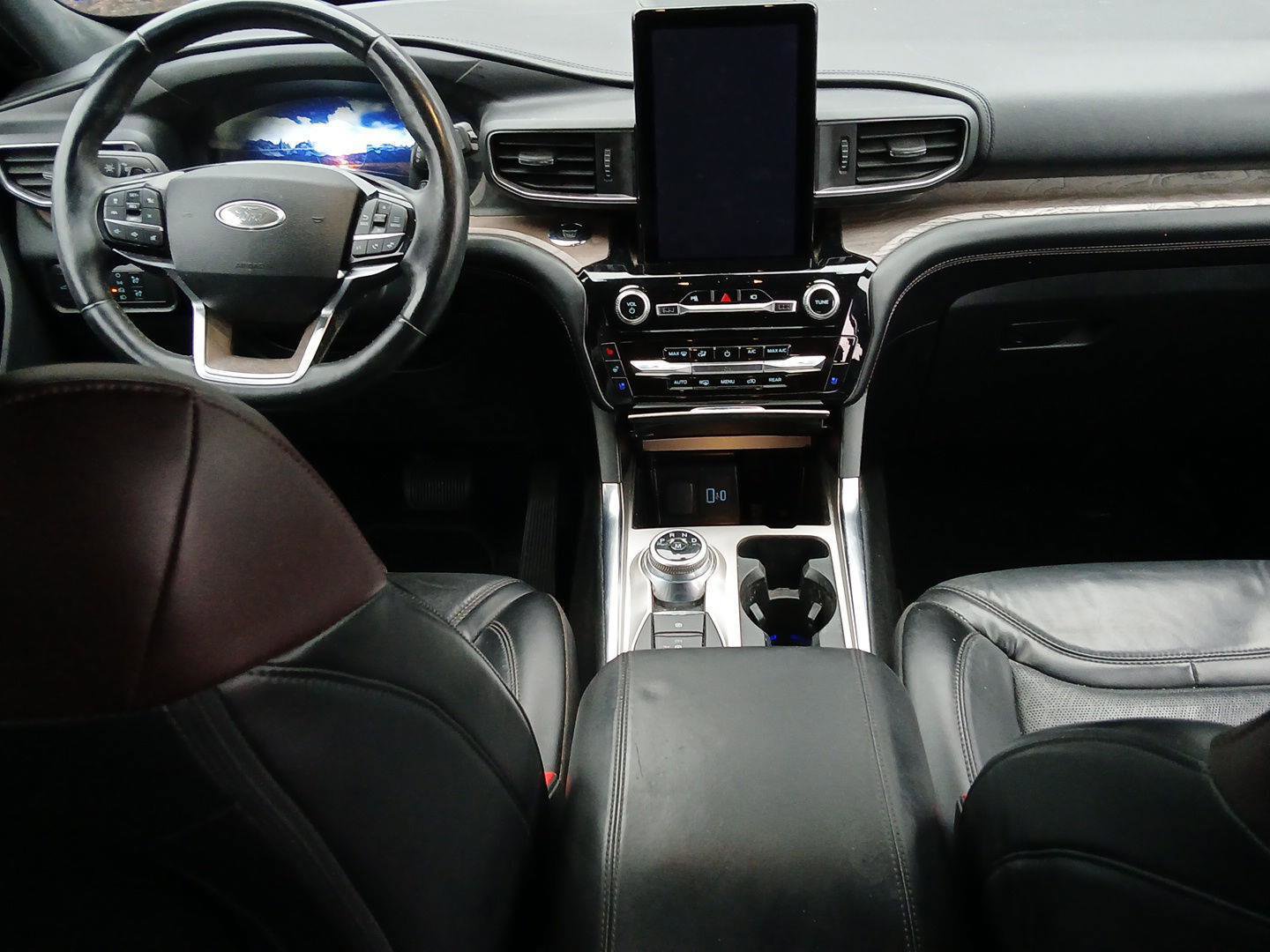 Used 2021 Ford Explorer Platinum w/ Equipment Group 601A image 11