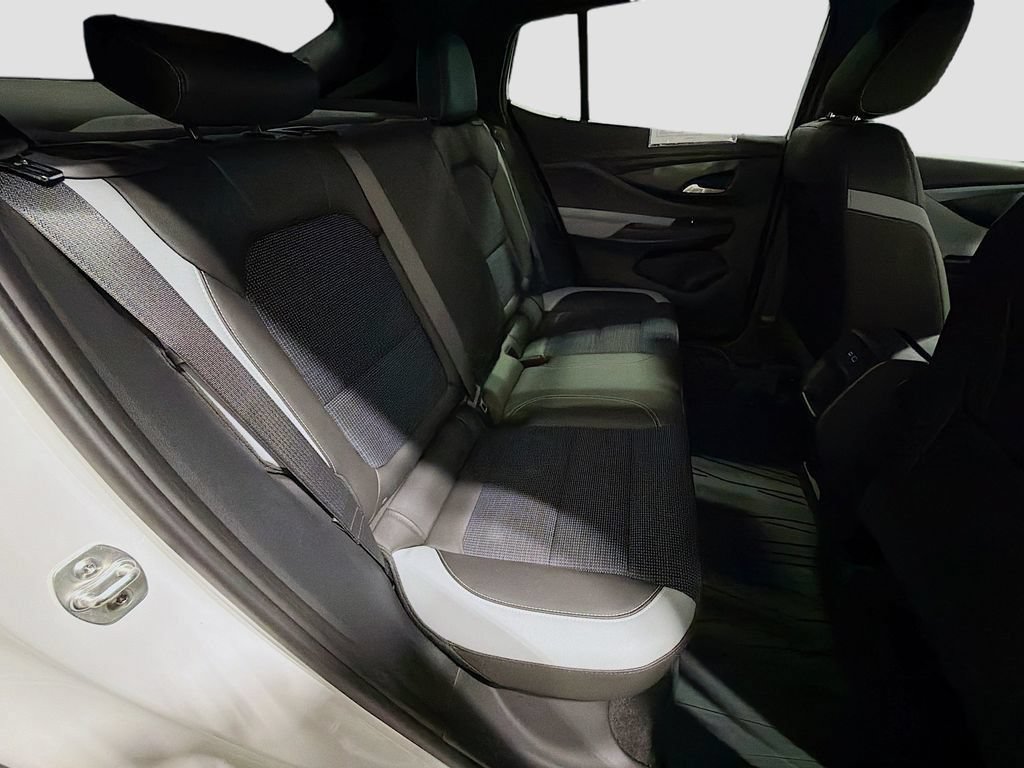 Used 2025 Buick Envista Preferred w/ Convenience I Package FWD image 31