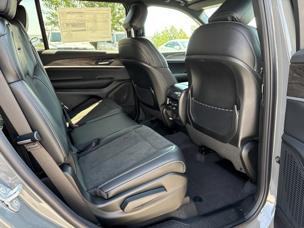 New 2027 Jeep Grand Cherokee L 4WD image 24