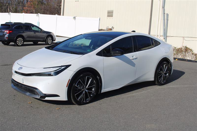 Used 2023 Toyota Prius XLE image 4
