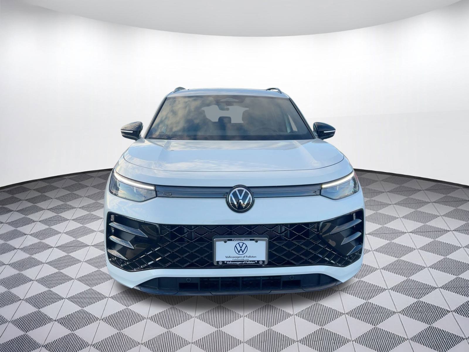 New 2026 Volkswagen Tiguan SE R-Line image 6
