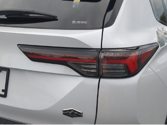 New 2026 Mitsubishi Outlander AWD image 11