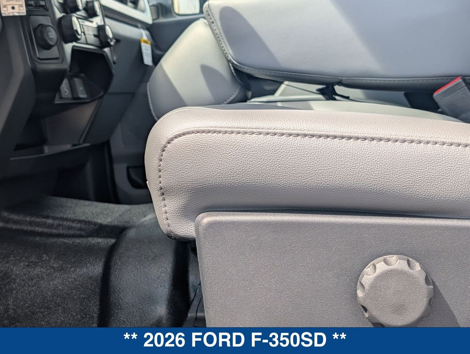 New 2026 Ford F350 XL w/ XL Chrome Package RWD image 22