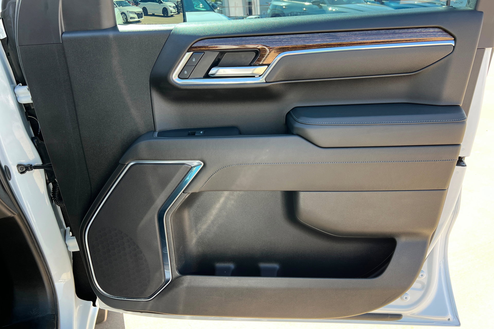 Used 2025 GMC Sierra 1500 Elevation w/ X31 Off-Road Package AWD/4WD image 23