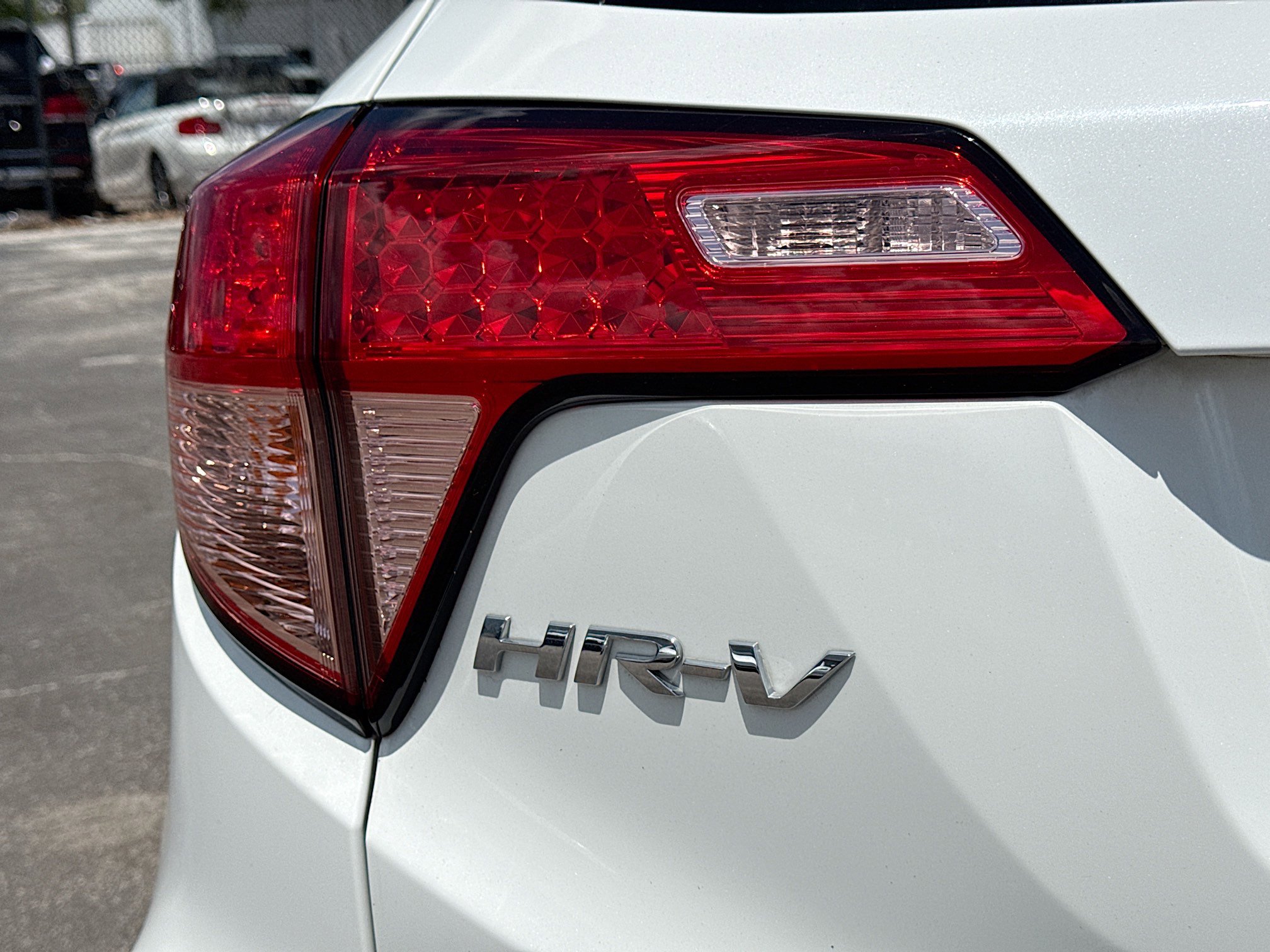 Used 2018 Honda HR-V EX image 10