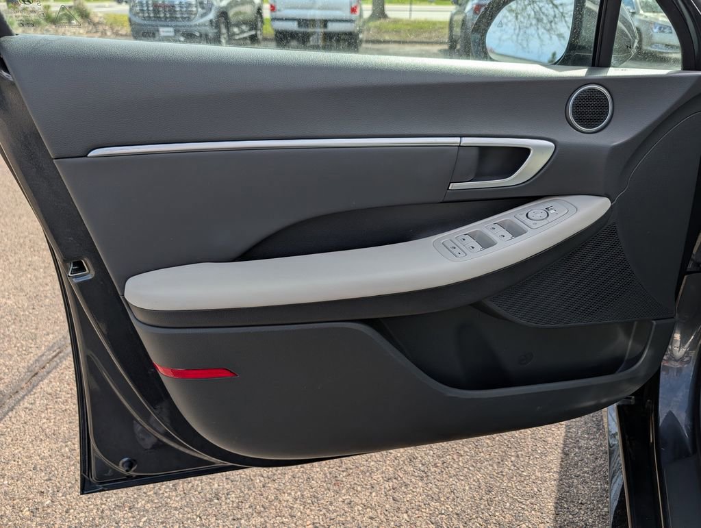 Used 2025 Hyundai Sonata SEL FWD image 26