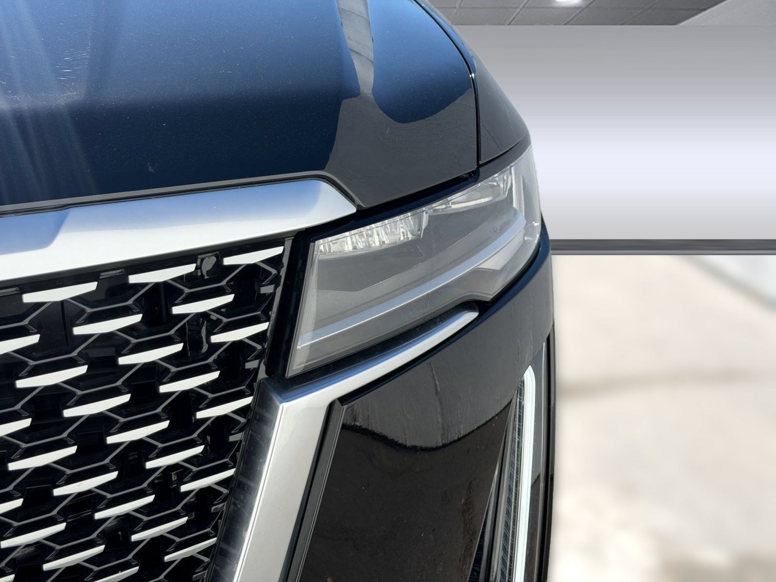 Used 2023 Cadillac Escalade Luxury AWD/4WD image 10