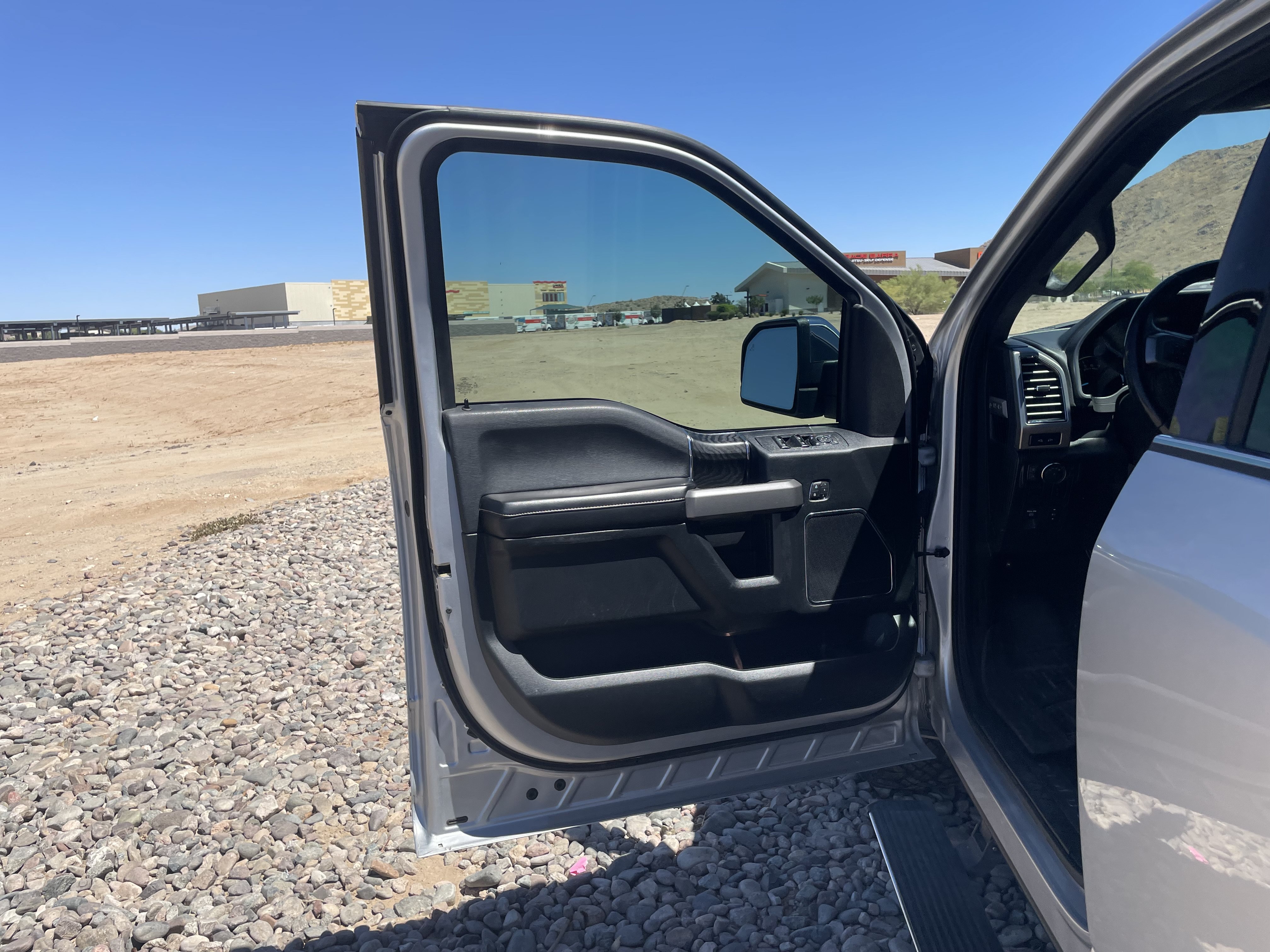 Used 2018 Ford F150 Platinum w/ Equipment Group 701A Luxury AWD/4WD image 12