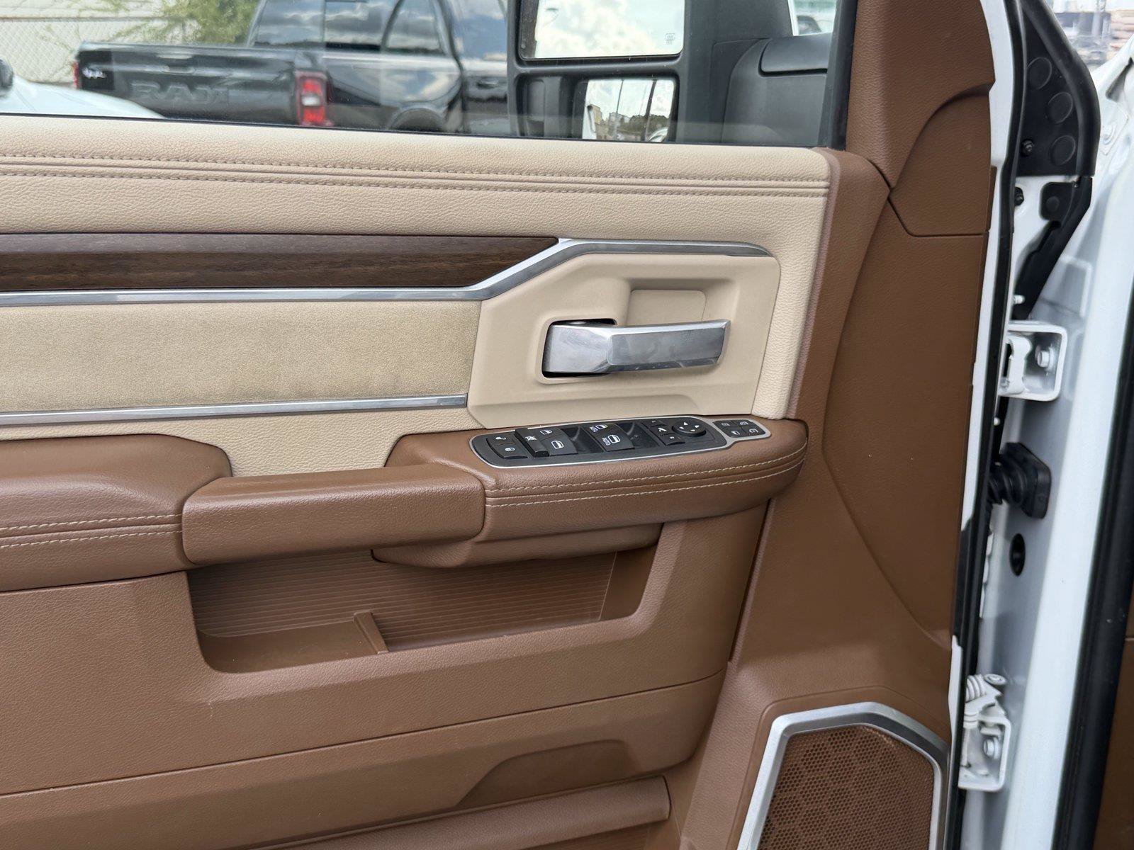 Used 2023 RAM 3500 Laramie AWD/4WD image 13