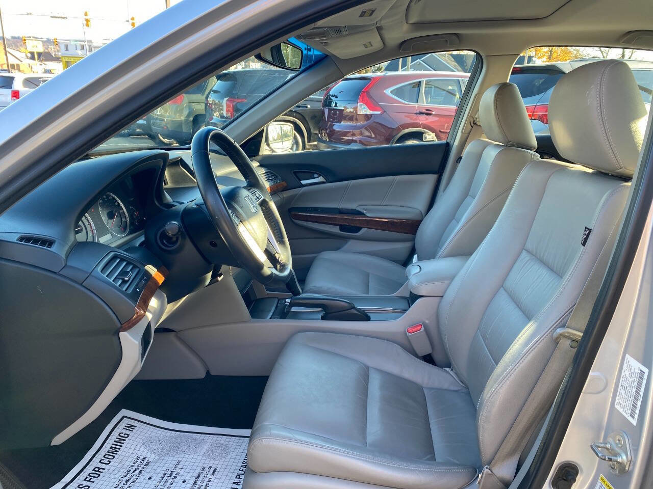 Used 2011 Honda Accord EX-L image 9