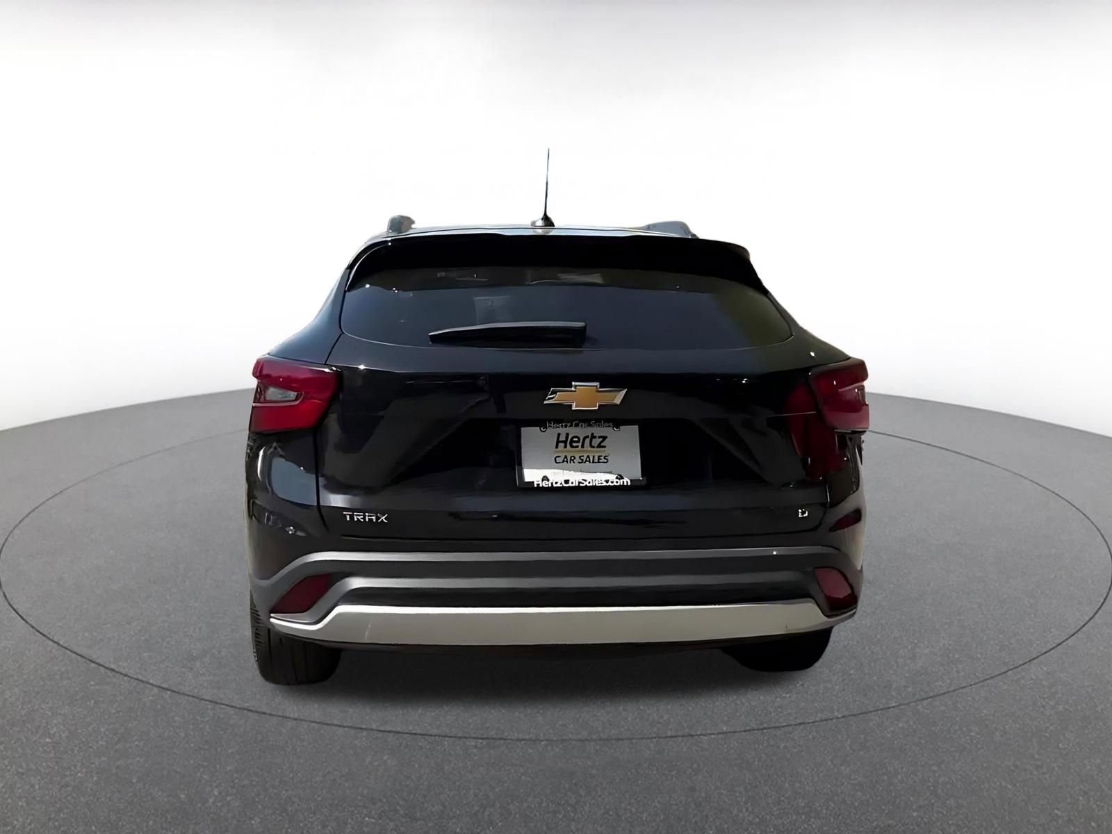 Used 2025 Chevrolet Trax LT image 12