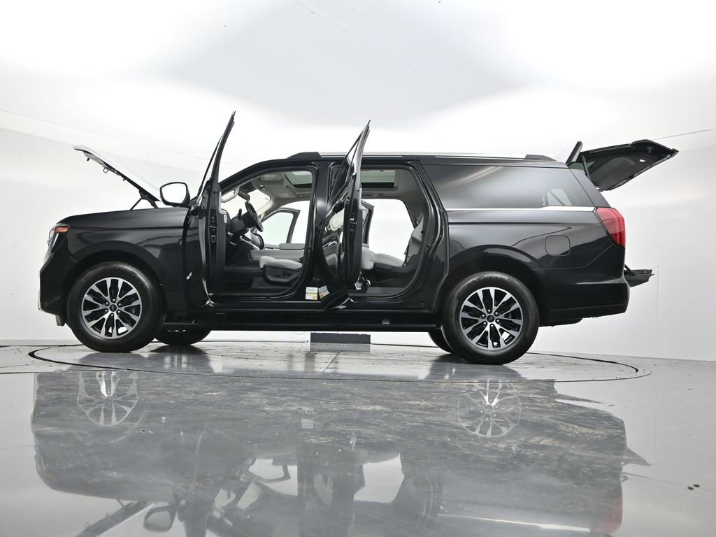 Used 2025 Ford Expedition Max Platinum AWD/4WD image 65