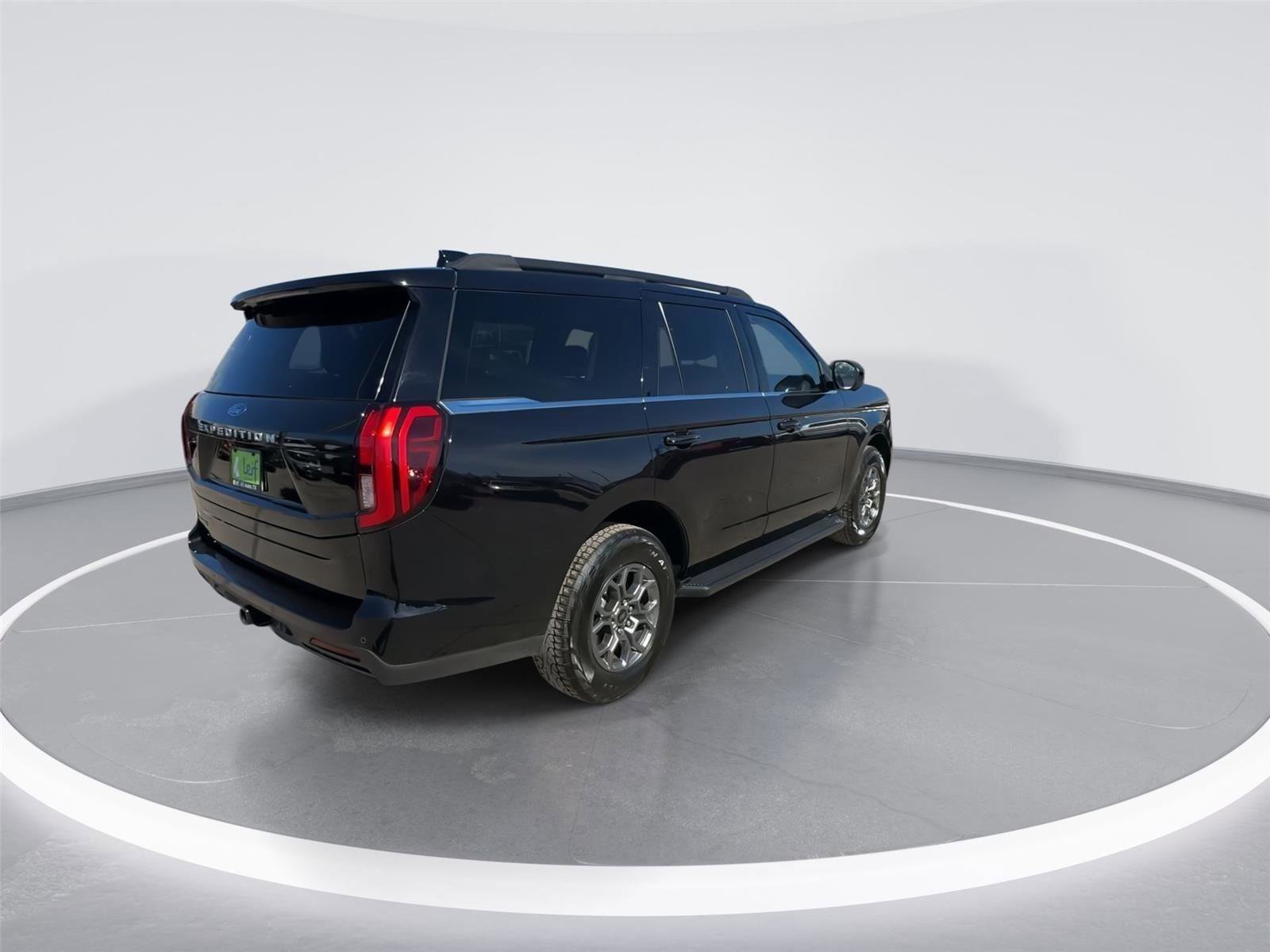 Certified 2025 Ford Expedition Active image 8