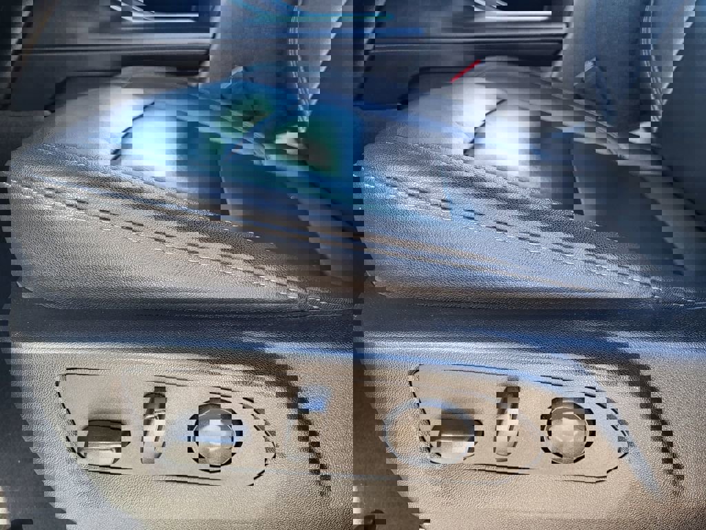 Certified 2024 Chevrolet Suburban LT image 16