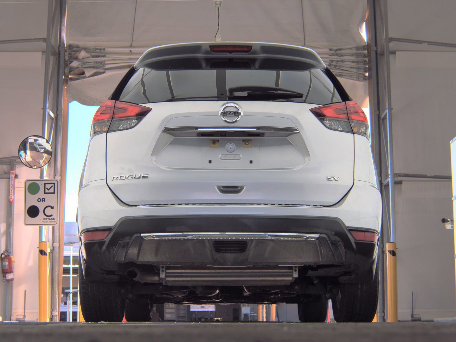 Used 2018 Nissan Rogue SV image 7