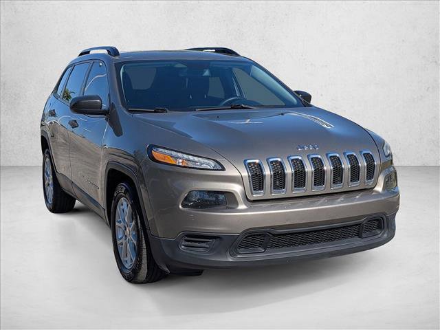 Used 2017 Jeep Cherokee Sport image 3