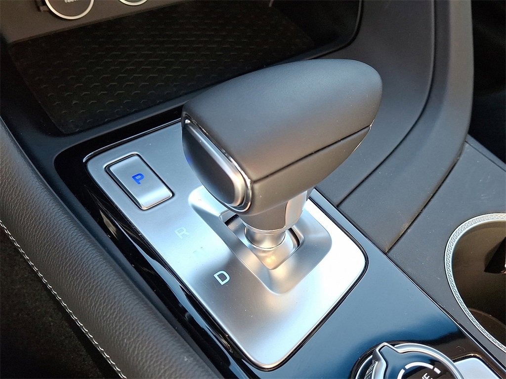 Used 2024 Genesis G70 2.5T image 15