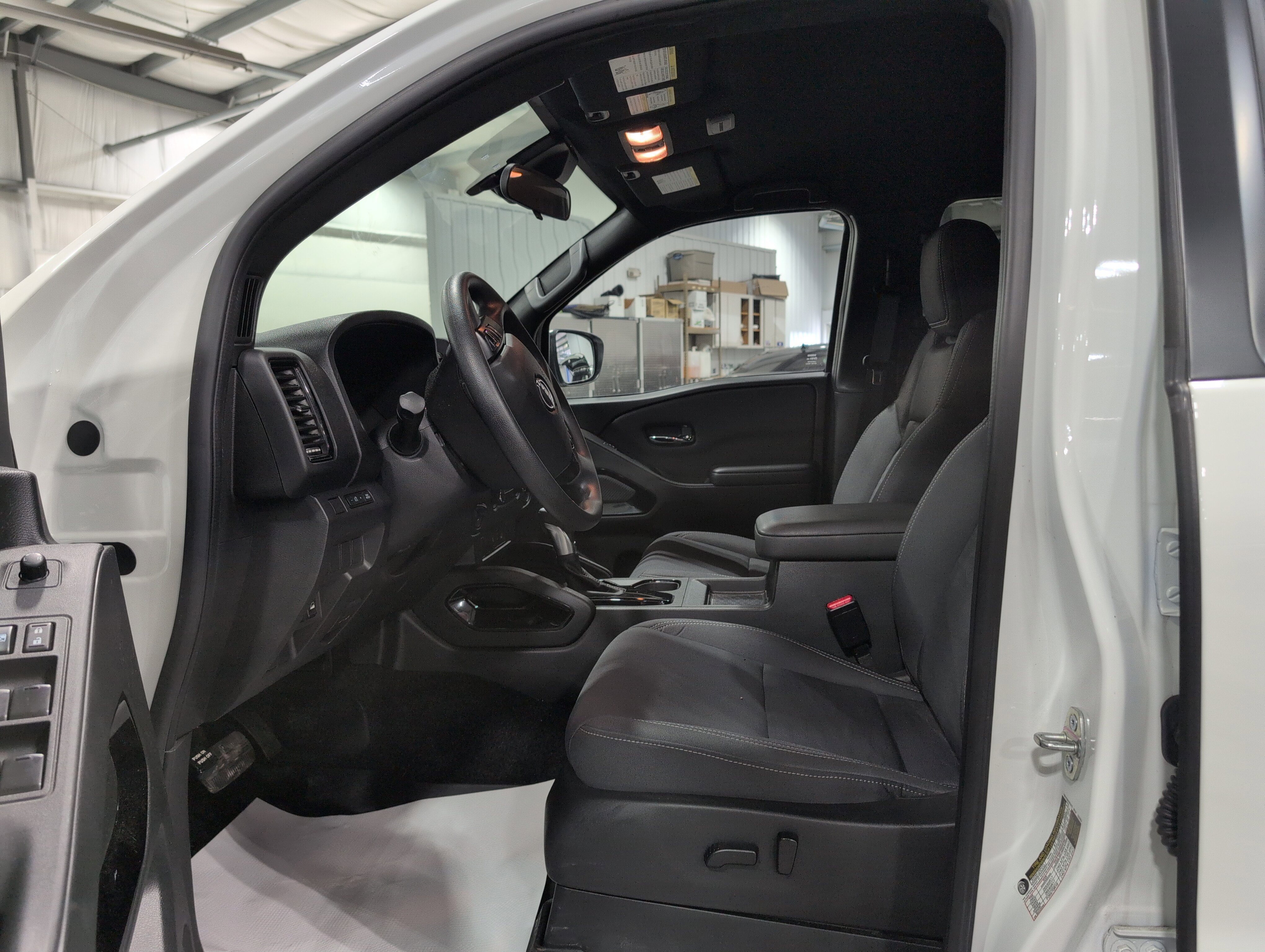 Used 2023 Nissan Frontier SV w/ Midnight Edition Package image 8