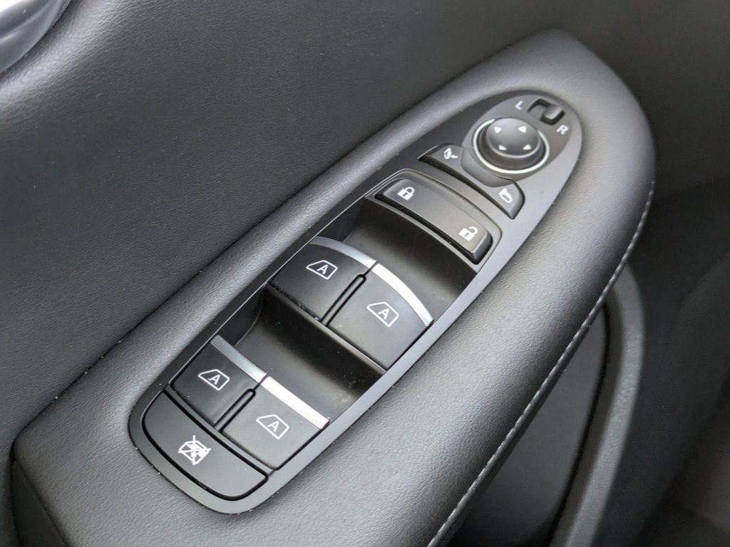 Certified 2025 INFINITI QX50 Luxe image 26