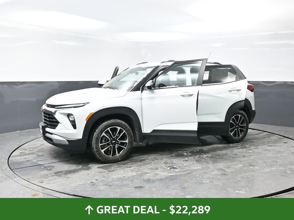 Used 2025 Chevrolet TrailBlazer LT w/ Driver Confidence Package image 53