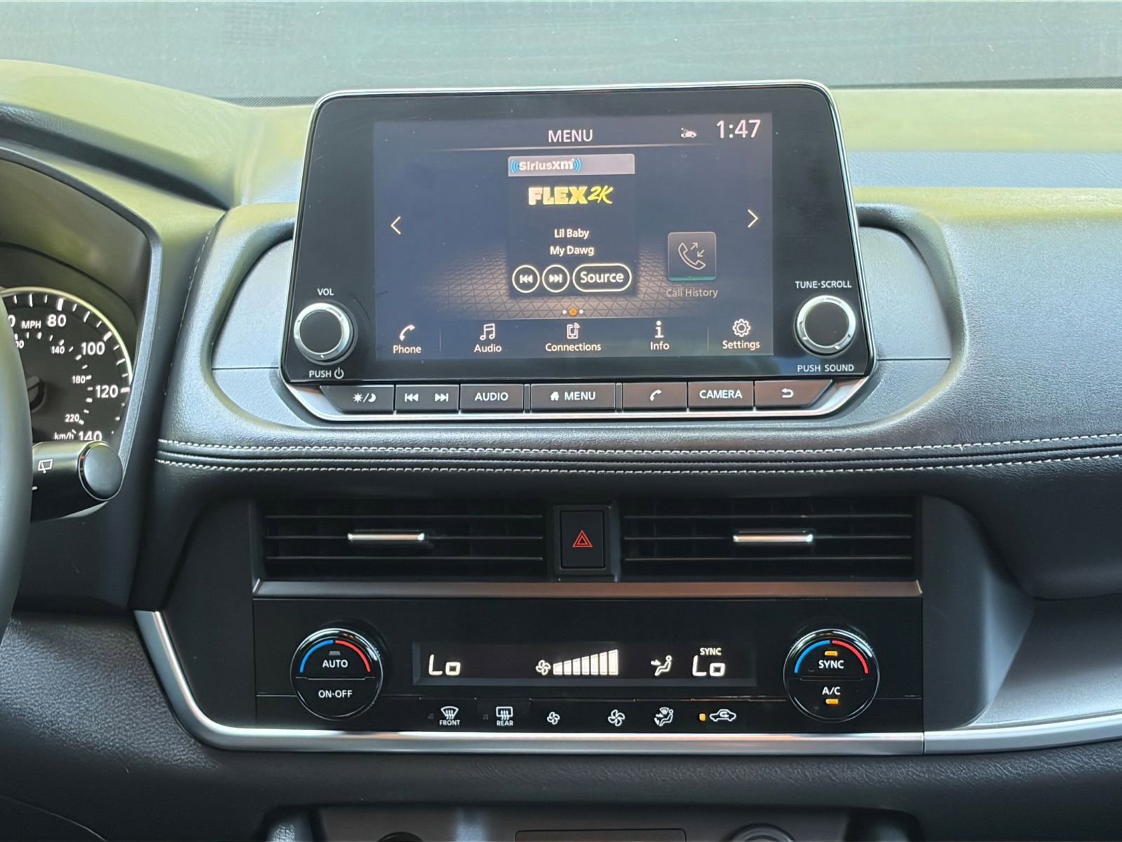 Used 2025 Nissan Rogue SV FWD image 17