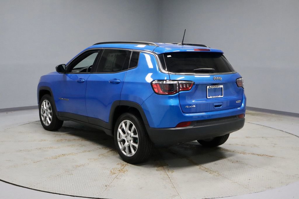 Used 2024 Jeep Compass Latitude AWD/4WD image 10