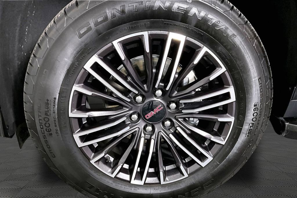 Used 2025 GMC Yukon Elevation RWD image 32
