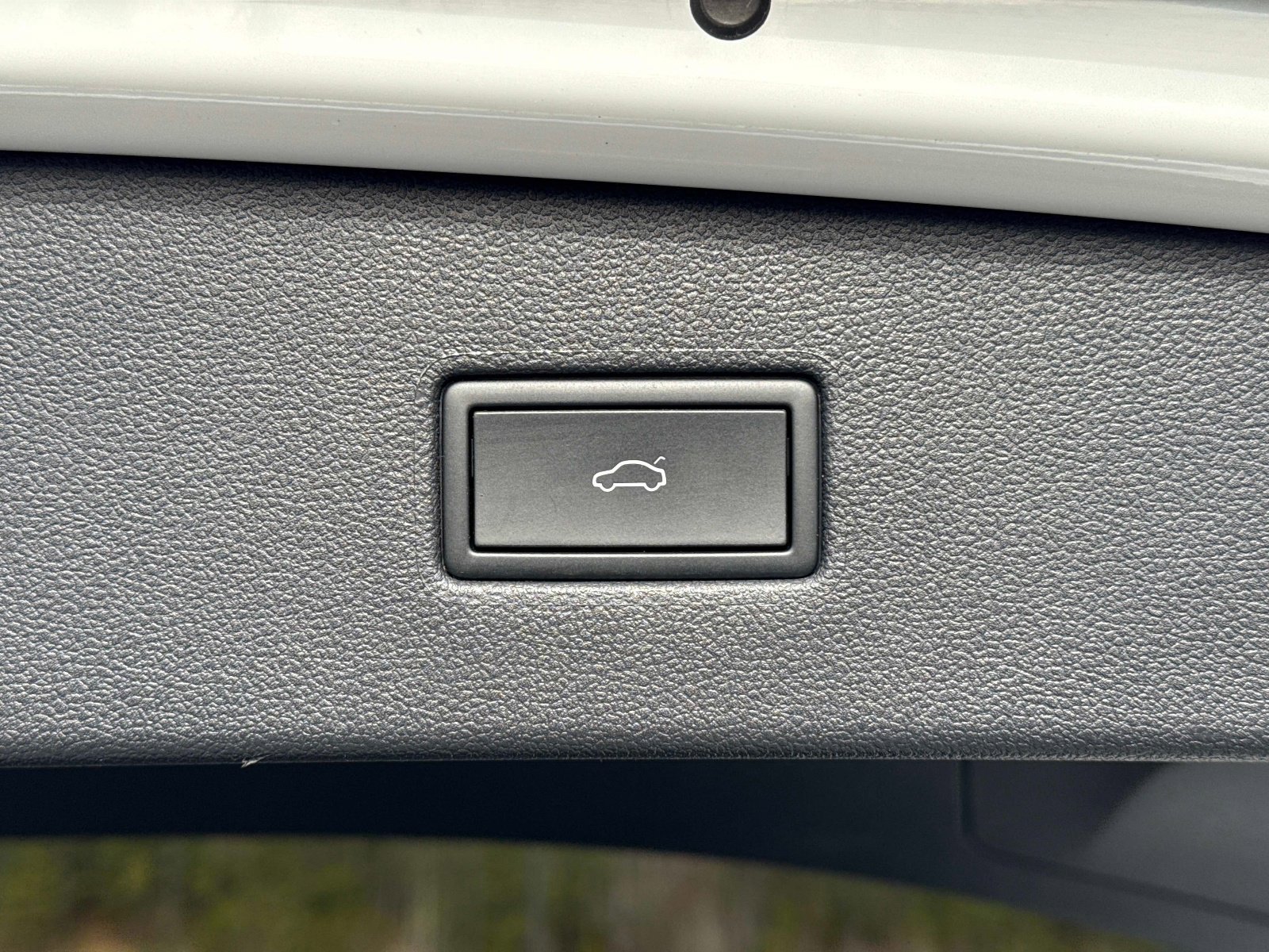 Used 2024 Volkswagen Tiguan Wolfsburg Edition image 13