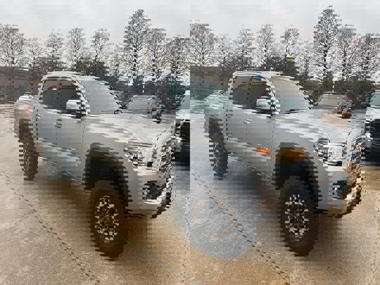 Used 2017 Toyota Tacoma TRD Off-Road image 2