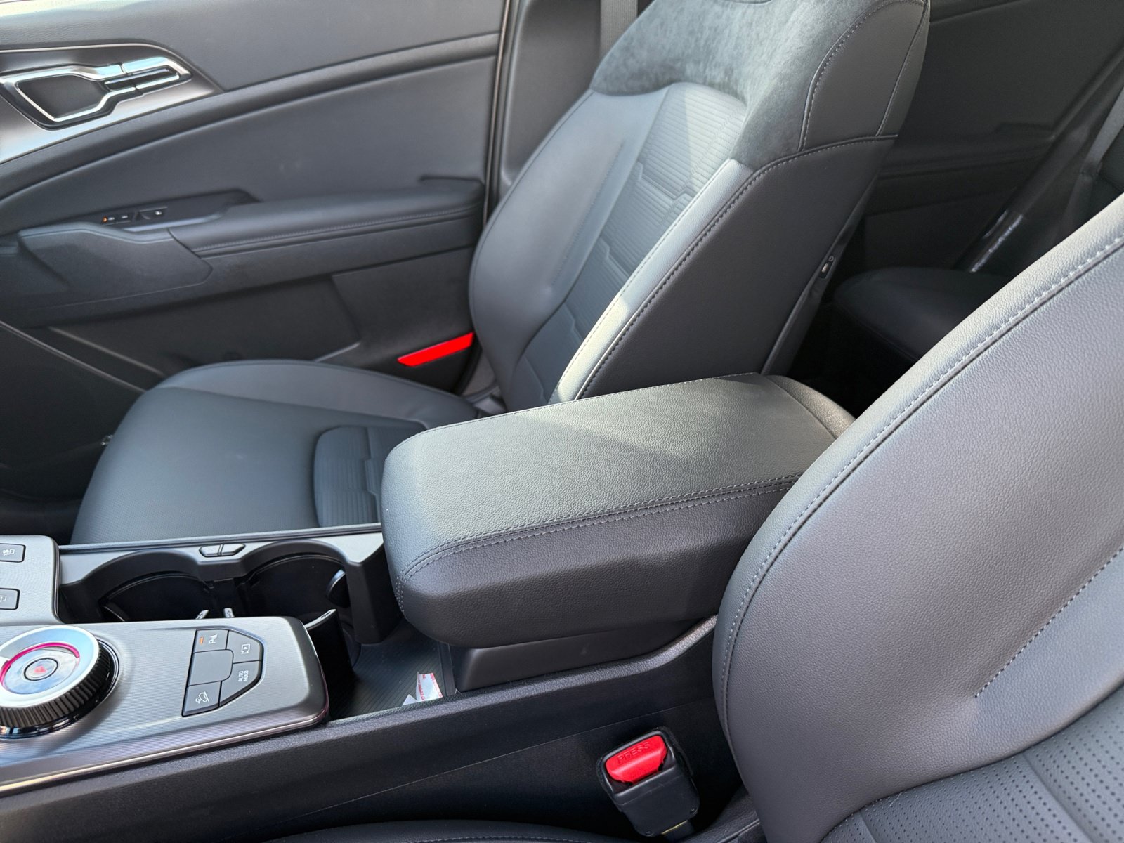 New 2027 Kia Sportage SX Prestige AWD/4WD image 14