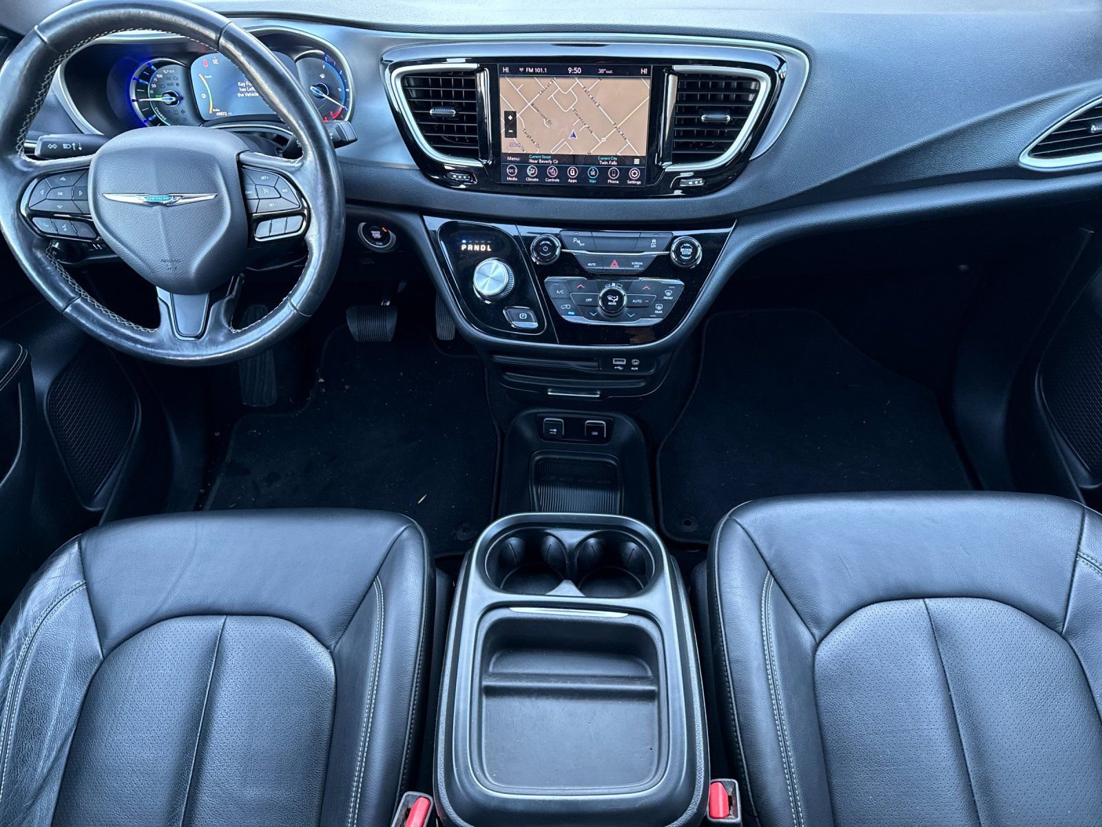 Used 2020 Chrysler Pacifica Touring-L w/ S Appearance Package image 13