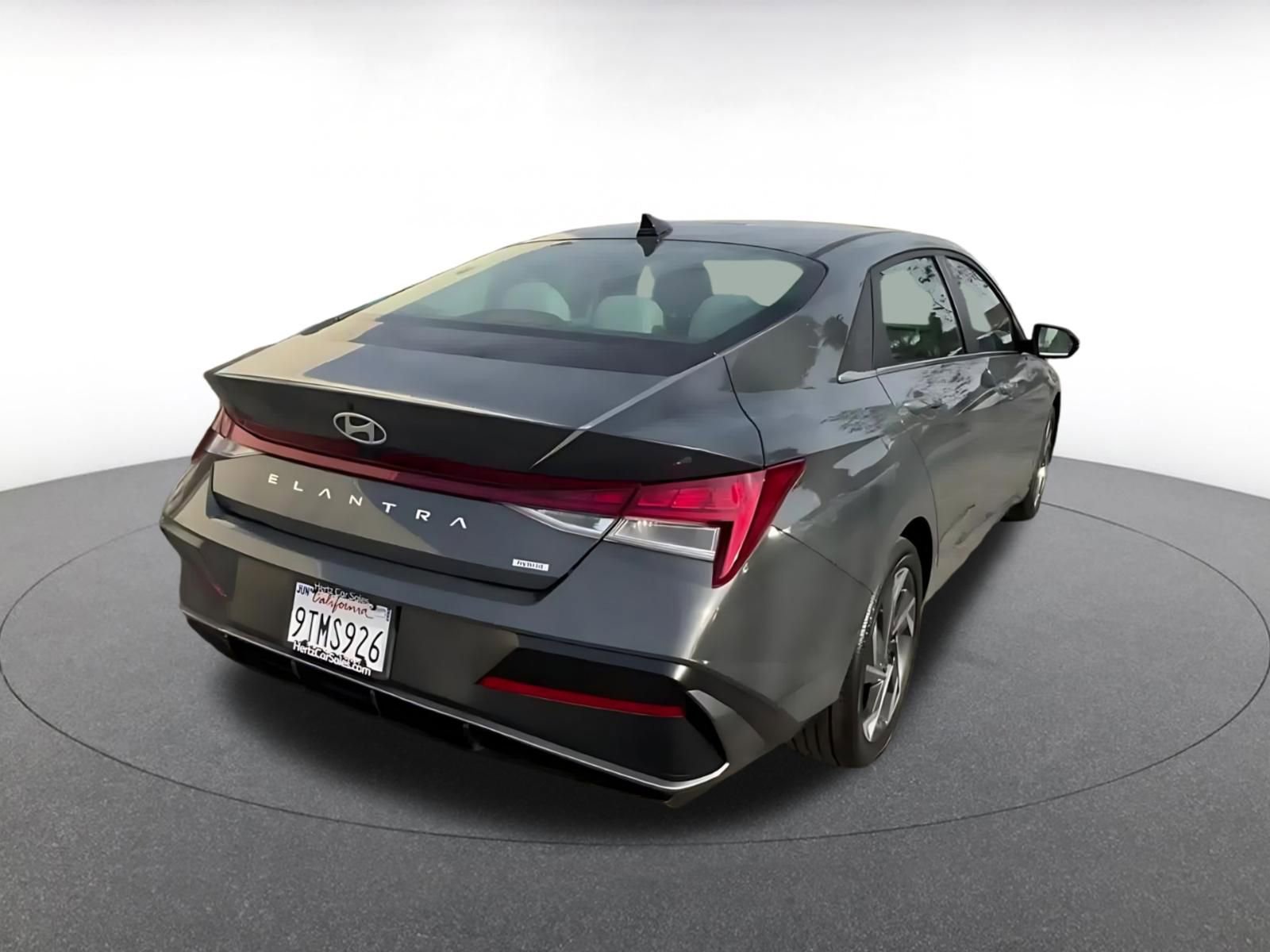 Used 2025 Hyundai Elantra Limited image 14