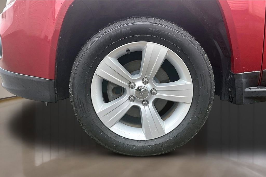 Used 2014 Jeep Compass Latitude FWD image 9