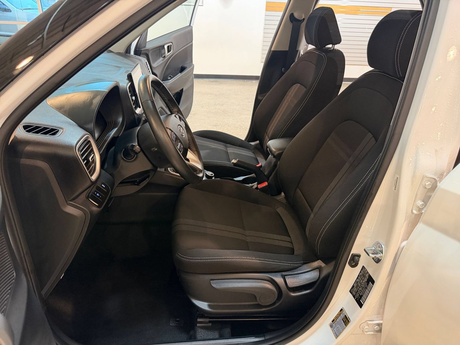 Used 2026 Hyundai Venue SEL FWD image 21