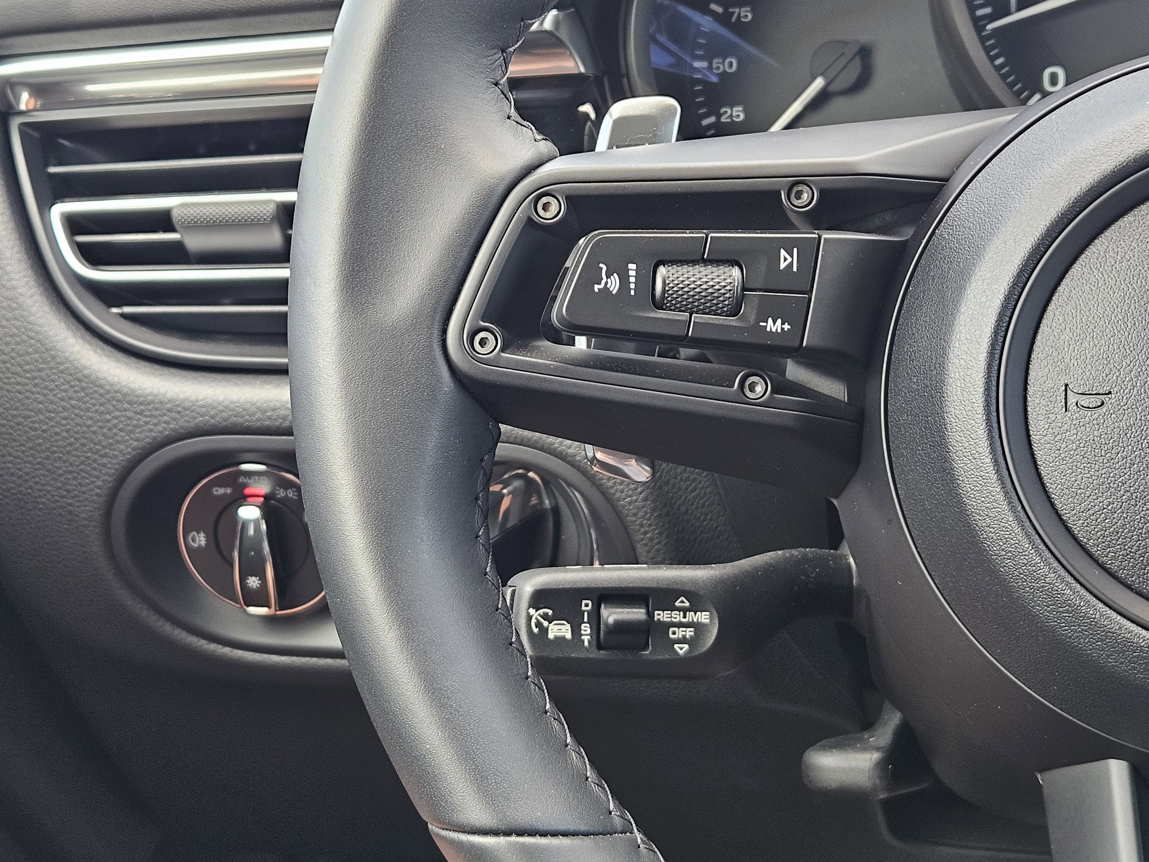 Certified 2026 Porsche Macan image 26