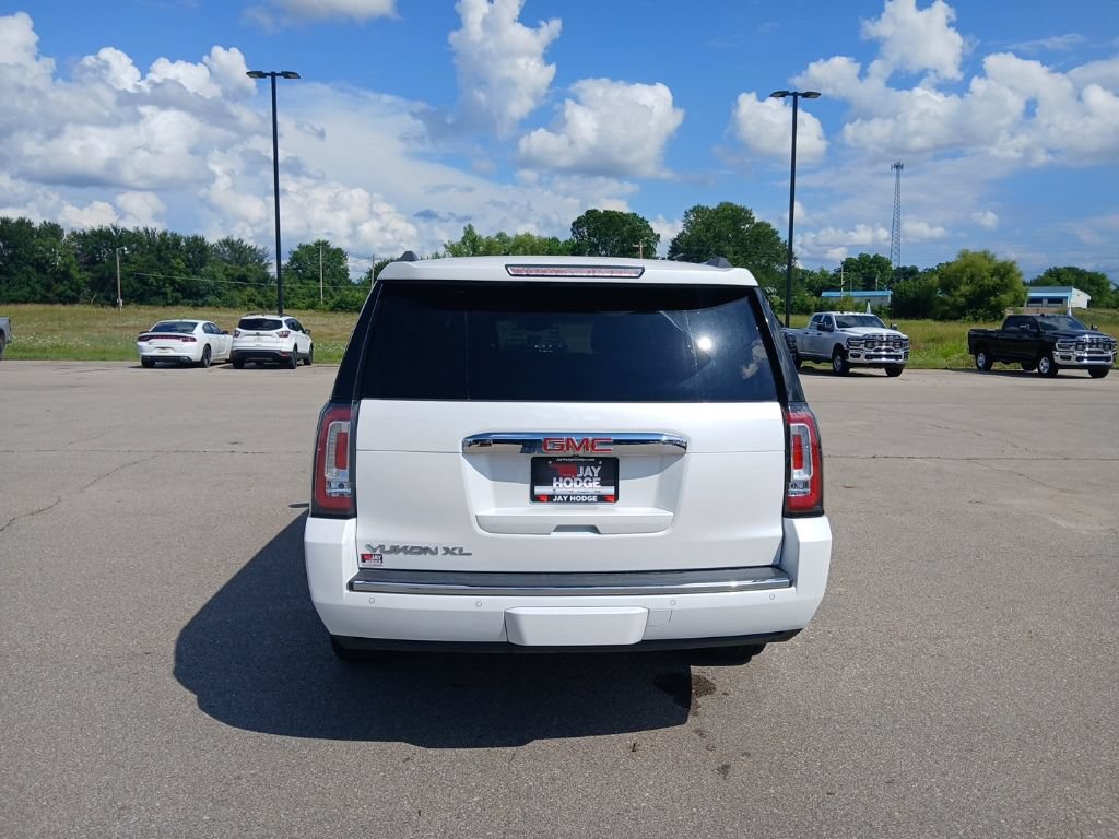 Used 2017 GMC Yukon XL Denali w/ Open Road Package AWD/4WD image 7