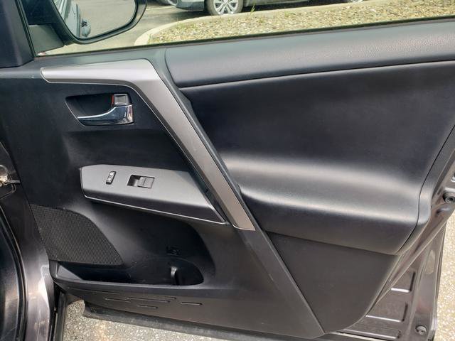 Used 2018 Toyota RAV4 XLE w/ Plus Extra Value Package AWD/4WD image 19