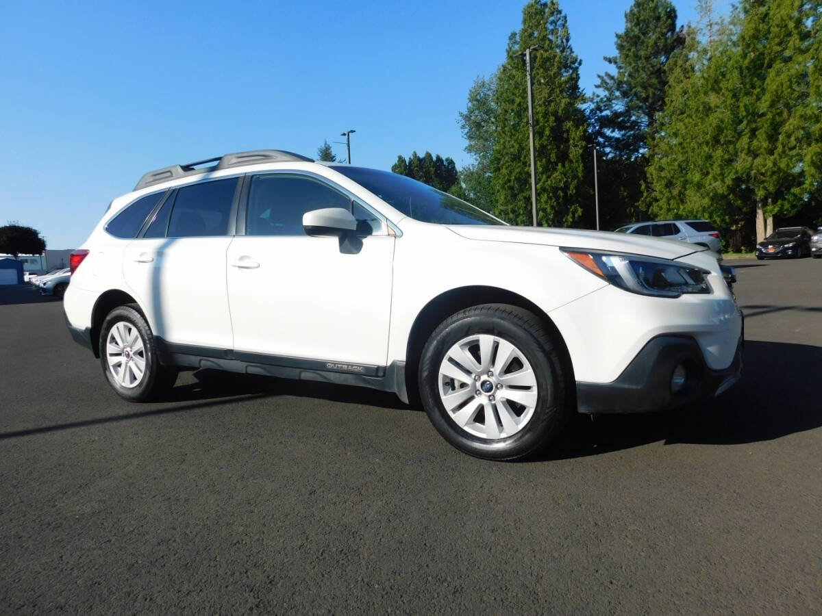 Used 2018 Subaru Outback 2.5i Premium image 1