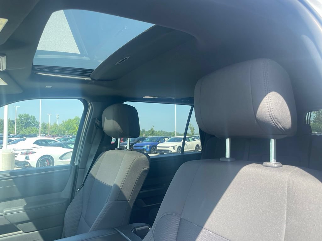 Used 2025 Toyota Sequoia SR5 AWD/4WD image 20
