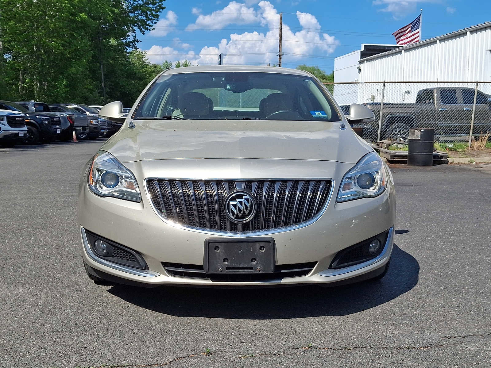 Used 2014 Buick Regal FWD image 2