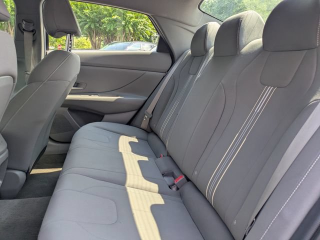 Used 2024 Hyundai Elantra SEL FWD image 13