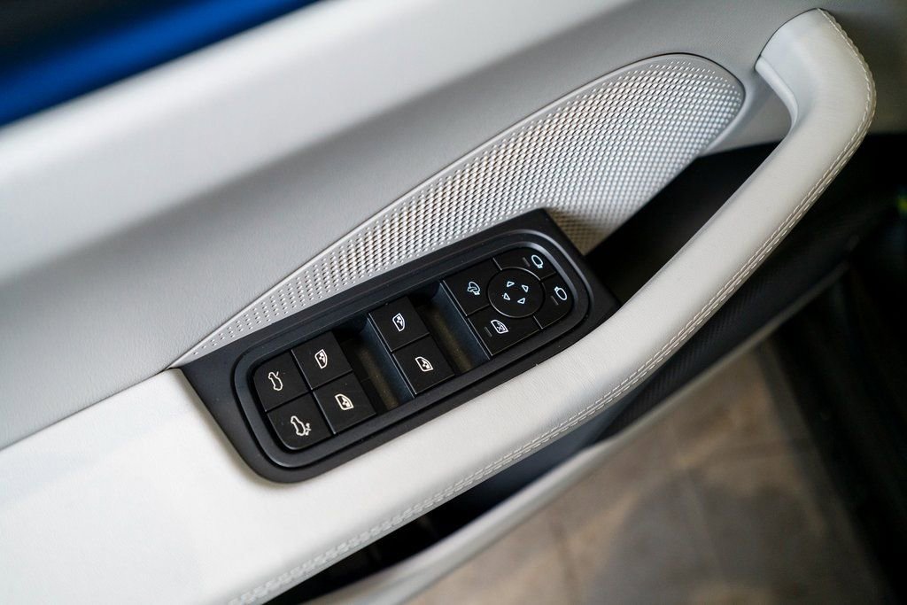 New 2025 Porsche Macan Turbo Electric AWD/4WD image 24