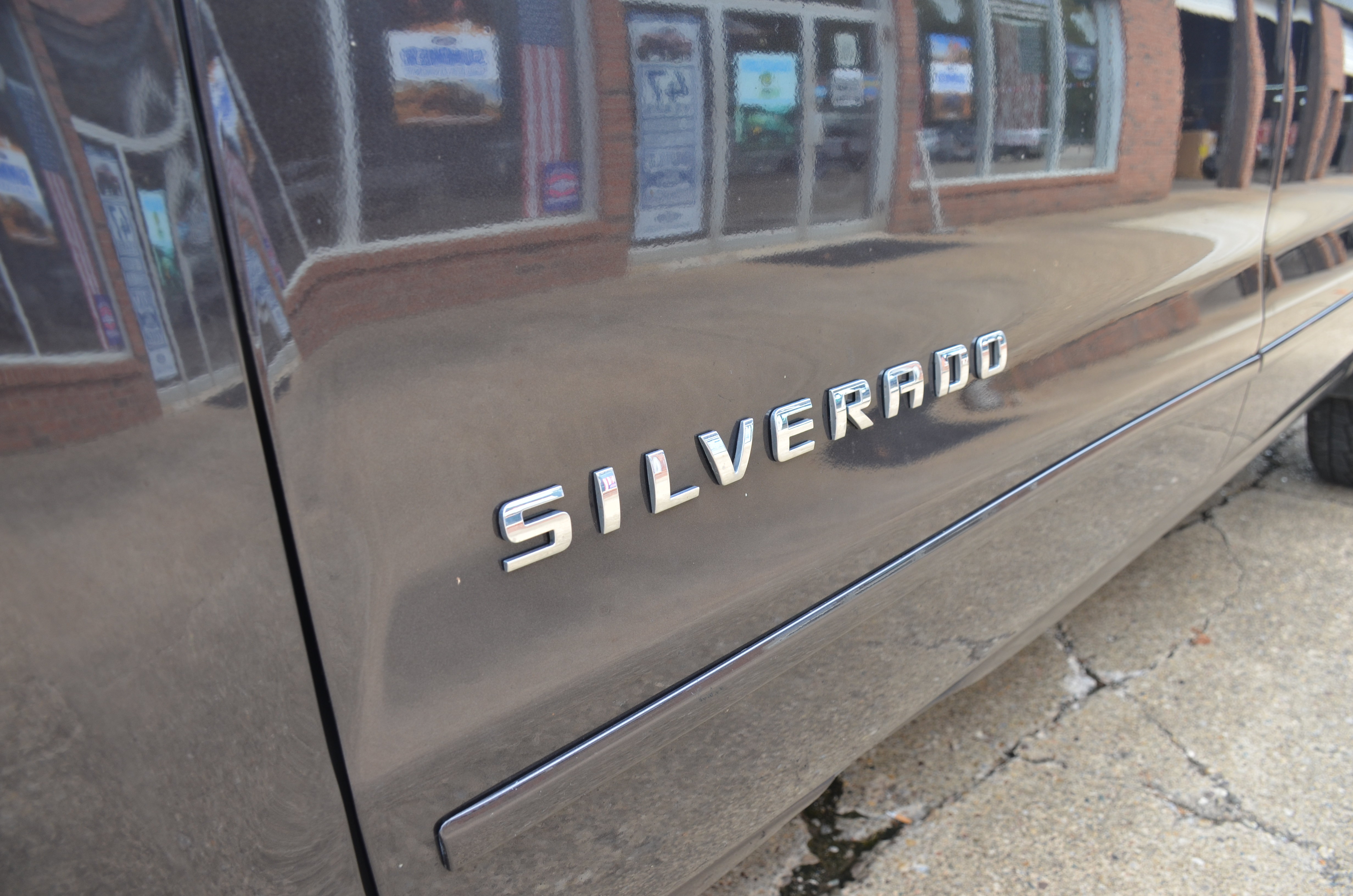 Used 2016 Chevrolet Silverado 1500 LT w/ All Star Edition AWD/4WD image 9