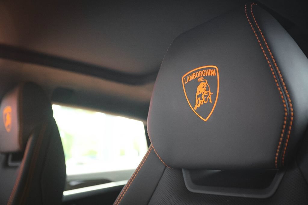 Used 2026 Lamborghini Urus SE AWD/4WD image 49