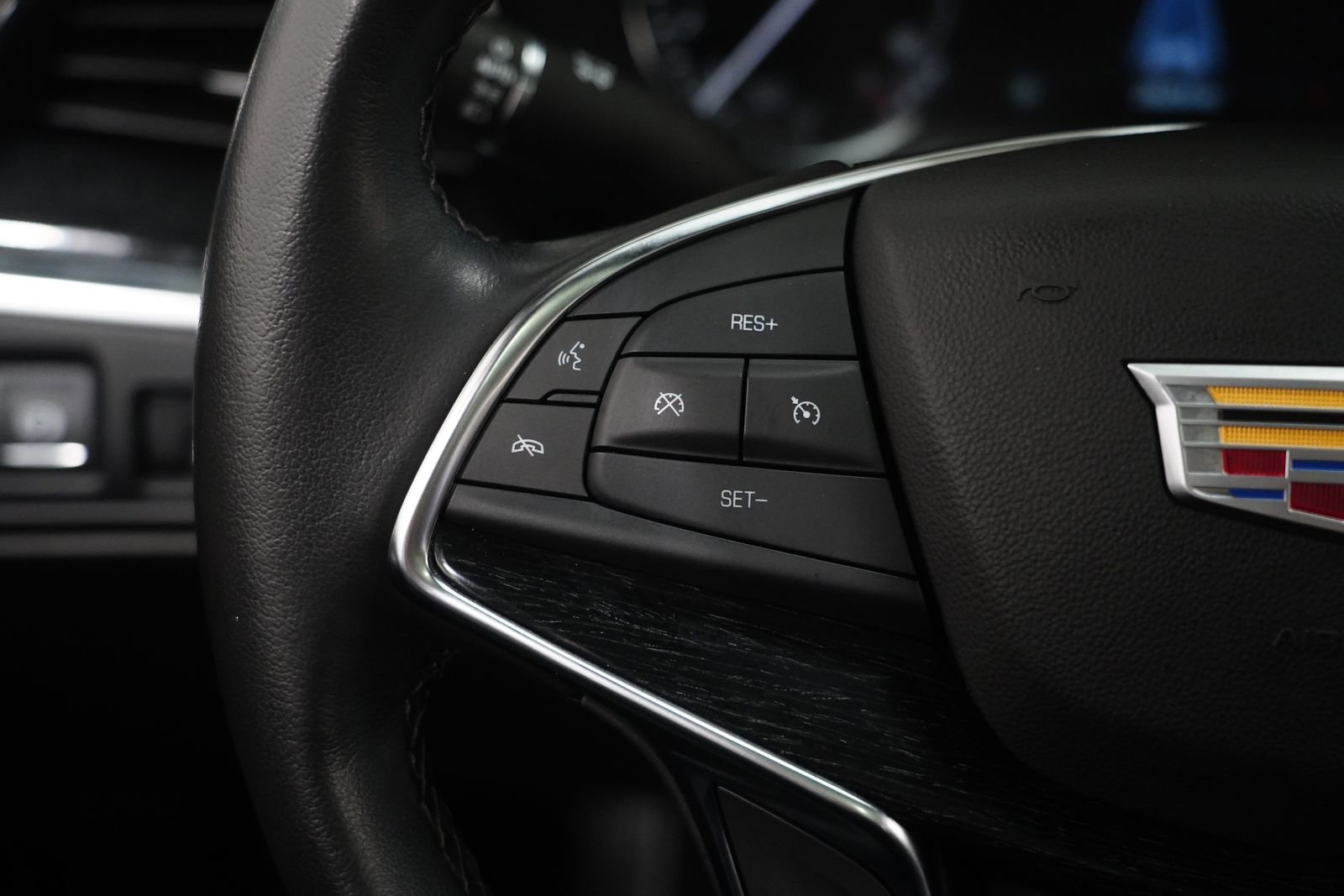 Used 2022 Cadillac XT5 Premium Luxury w/ LPO, Floor Liner Package image 18