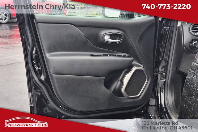 Used 2023 Jeep Renegade Latitude image 15