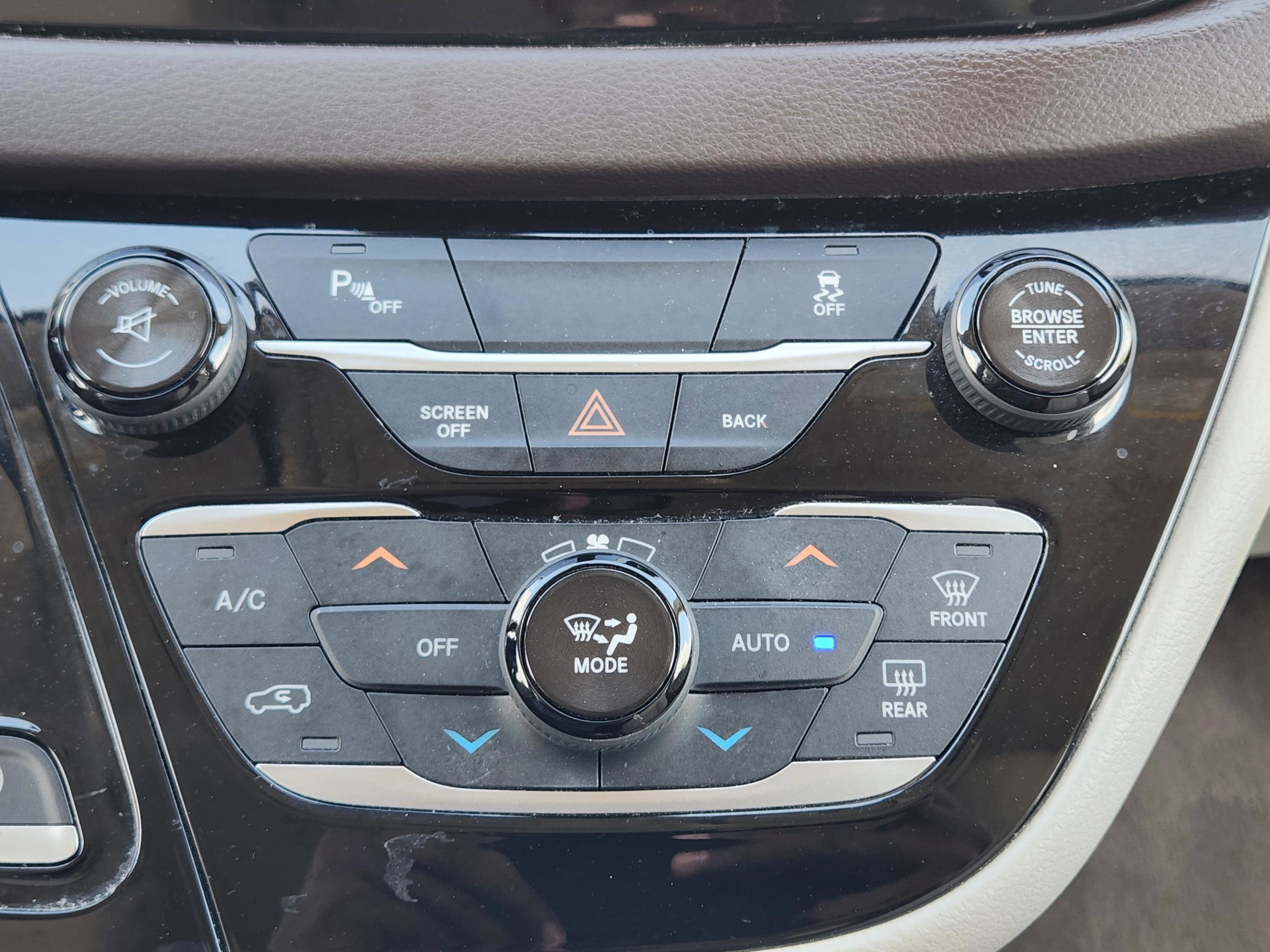 Used 2017 Chrysler Pacifica Touring-L Plus image 15