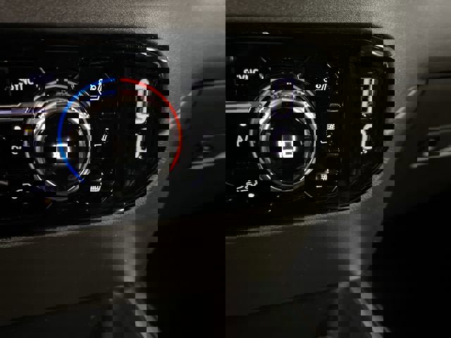 Certified 2024 GMC Sierra 2500 SLT w/ SLT Premium Package image 34