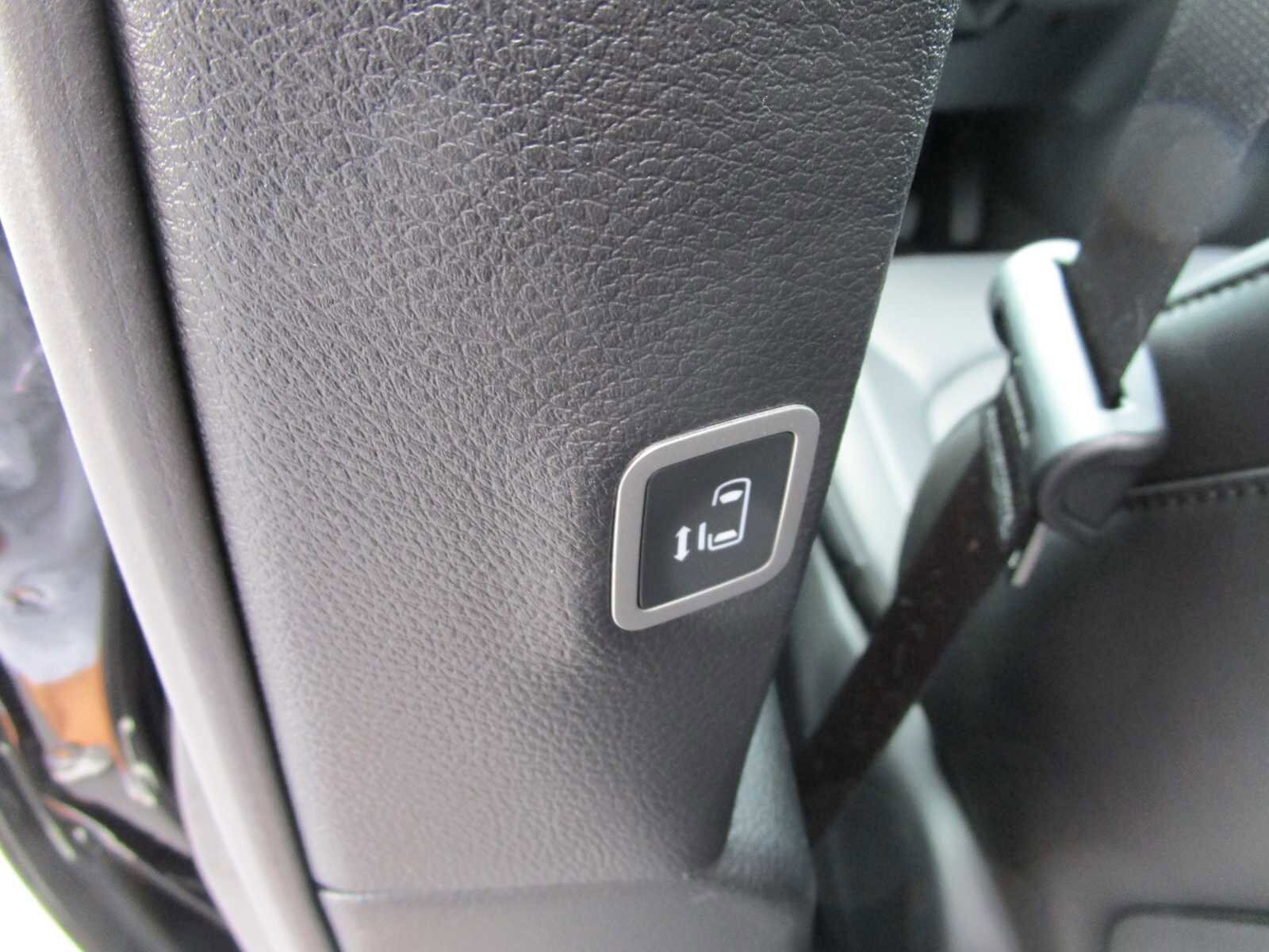 New 2026 Chrysler Pacifica Select FWD image 23