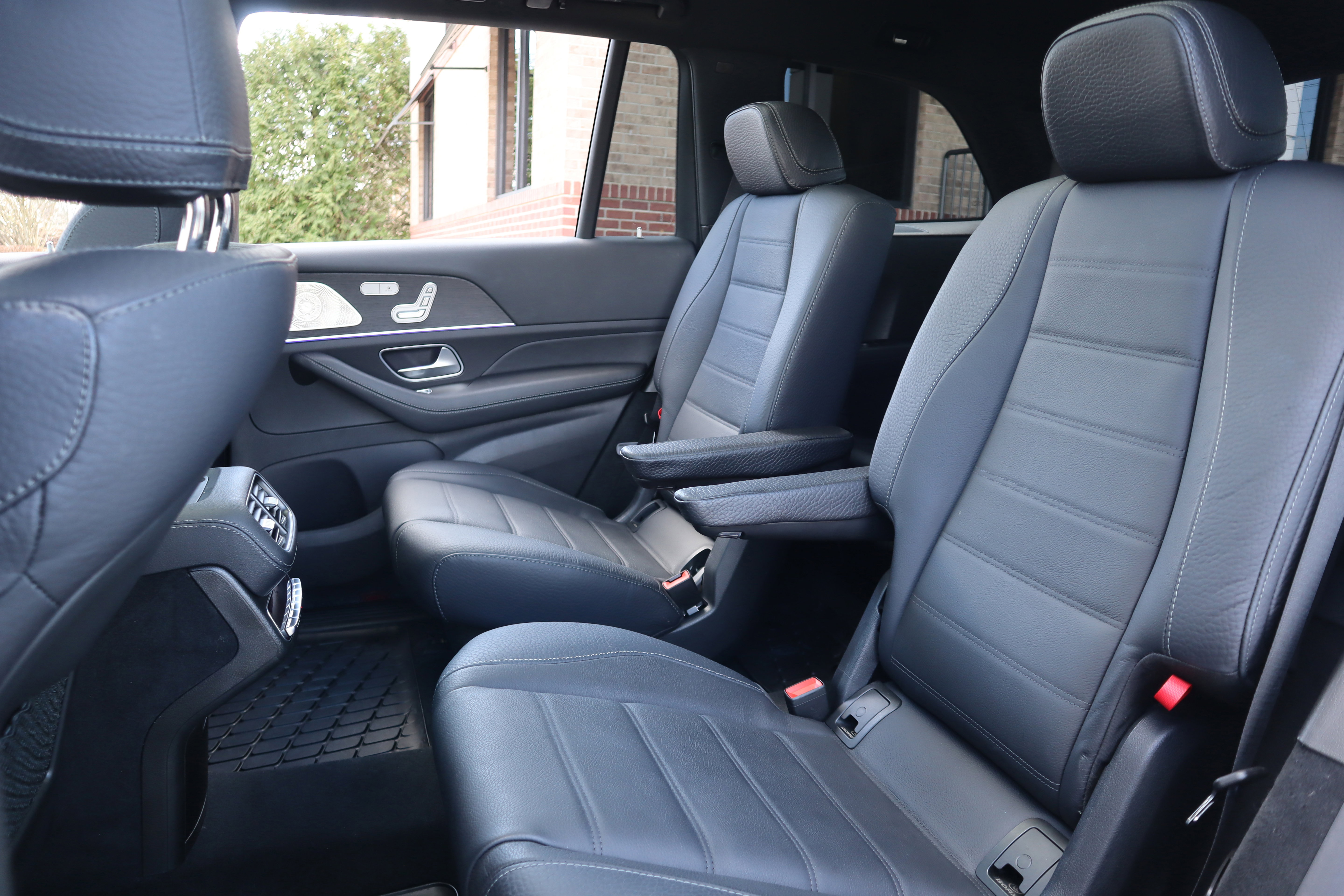 Used 2022 Mercedes-Benz GLS 450 4MATIC image 33